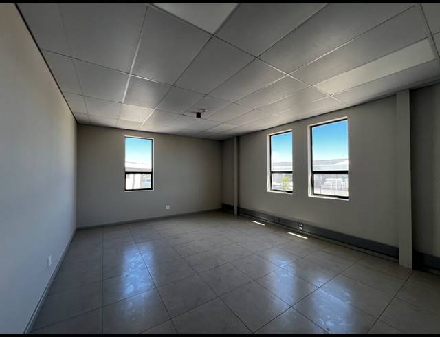 685M² WAREHOUSE TO LET IN AIRPORT INDUSTRIA